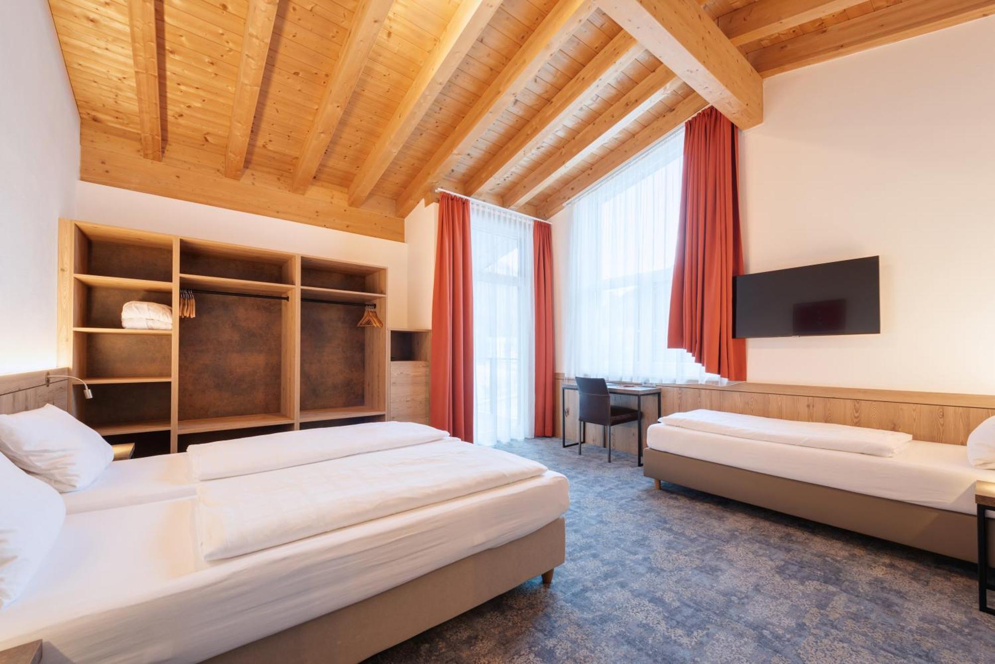 Hotel Alpenland 4*
